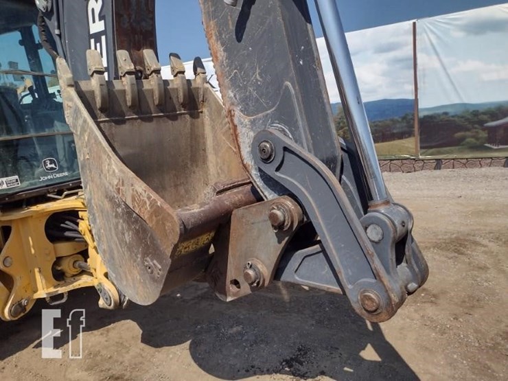 2010-deere-710j-image-32