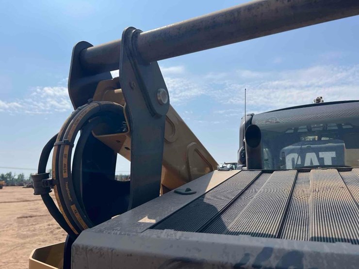 2025-caterpillar-275-skid-steer-image-24