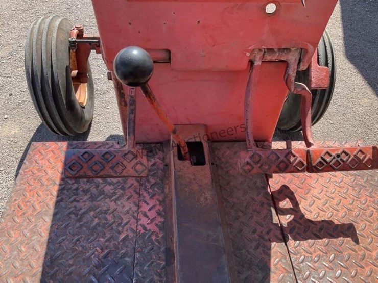 allis-chalmers-190-tractor-image-22