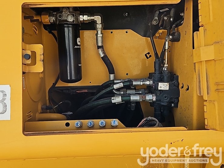 2016-deere-450j-image-15