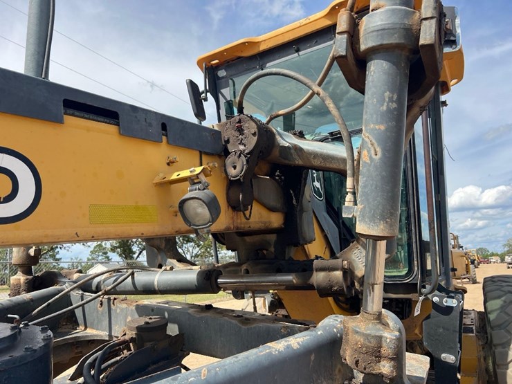 2008-deere-672d-image-15