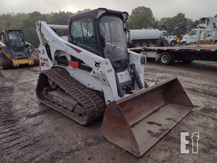 2021-bobcat-t870-image-38
