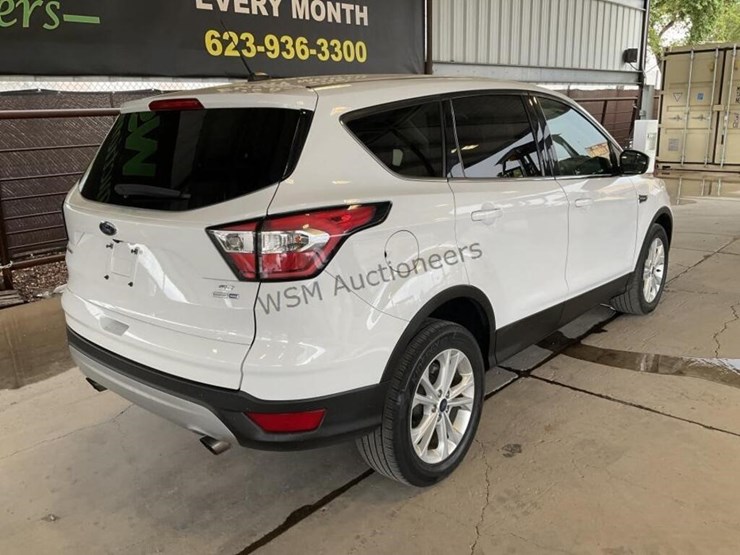 2017-ford-escape-se-image-6