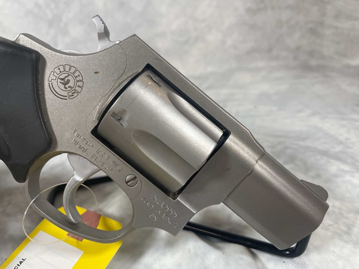 #4820-•-taurus-model-85-38-spl-revolver,-sn:-is36555-image-11