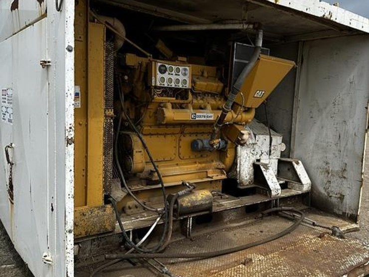 caterpillar-d379-image-12