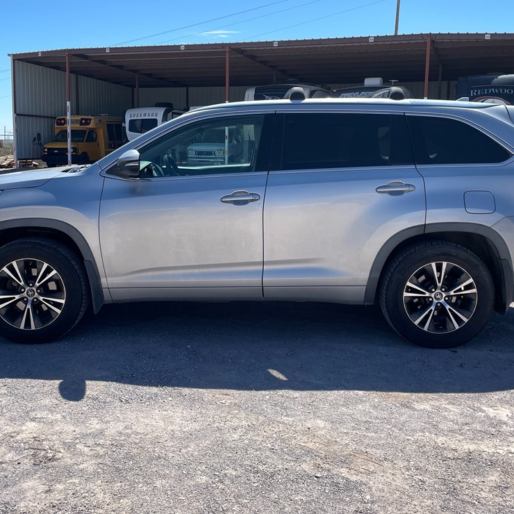 2016 TOYOTA HIGHLANDER