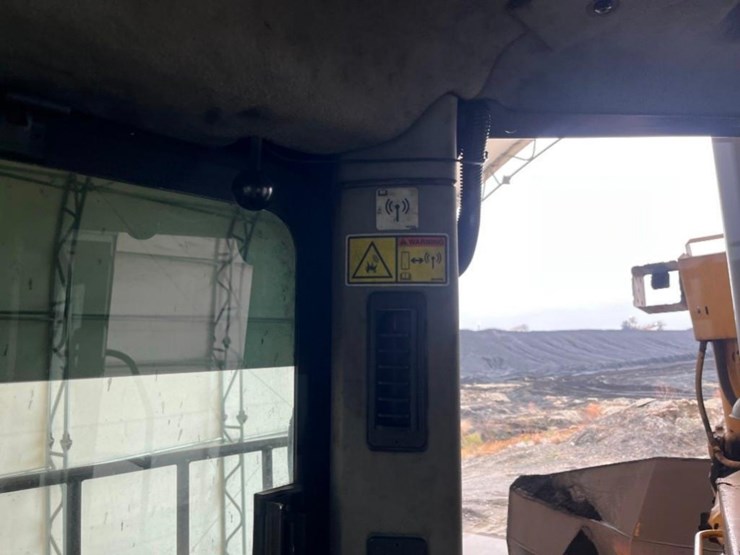 2017-caterpillar-d11t-image-40