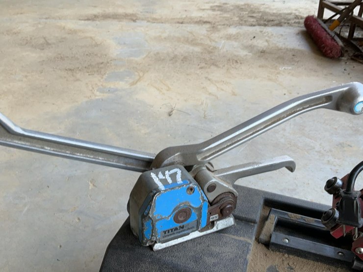 #147-•-series-1-blade-dresser-and-titan-banding-tool-image-2
