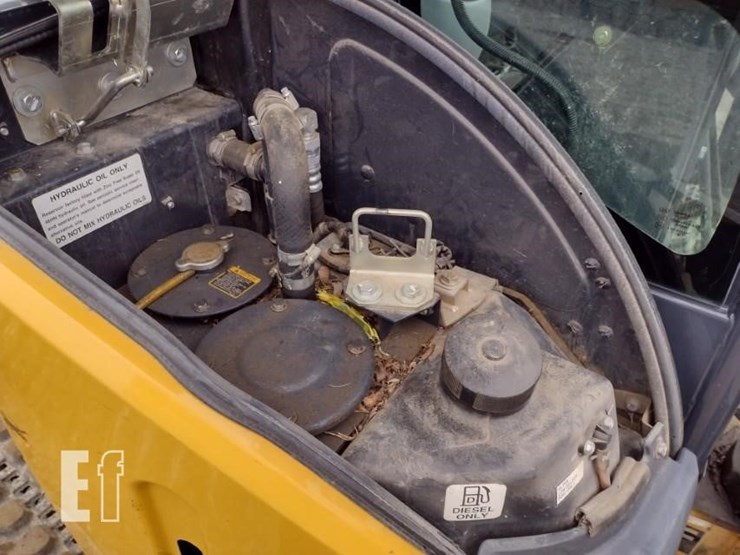 2019-deere-35g-image-45
