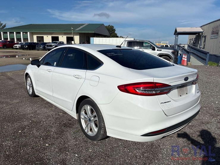 2018-ford-fusion-hybrid-sedan-image-4