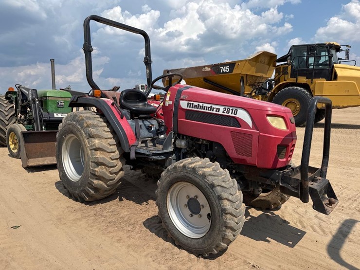 mahindra-2810-image-4