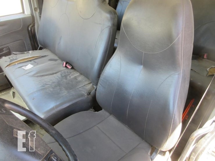 2014-international-durastar-4300-image-10