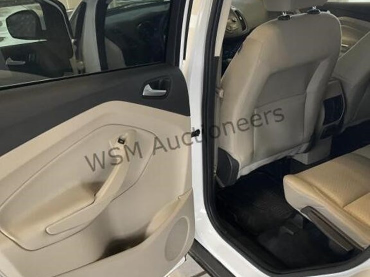 2017-ford-escape-se-image-23