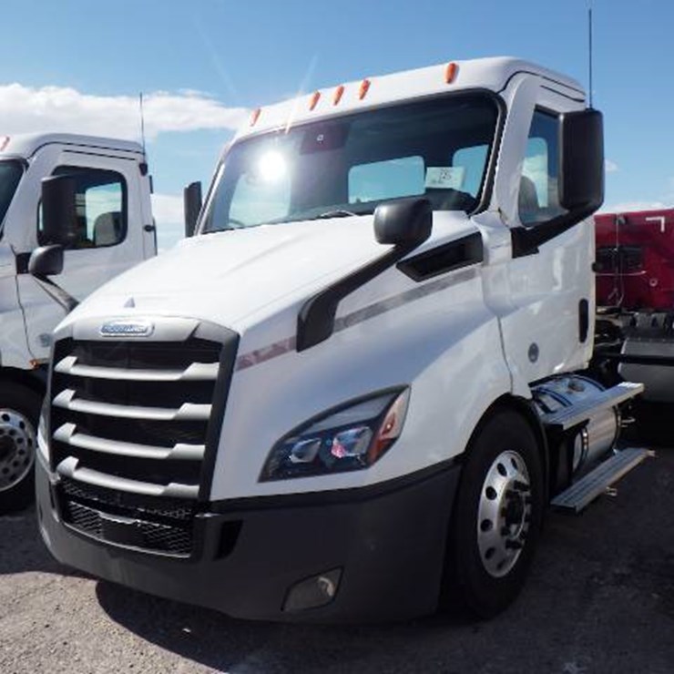 2020 FREIGHTLINER CASCADIA 116