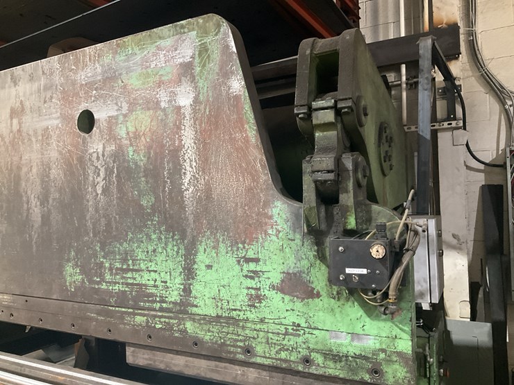 #105-•-175-ton-accur-press-brake-image-13