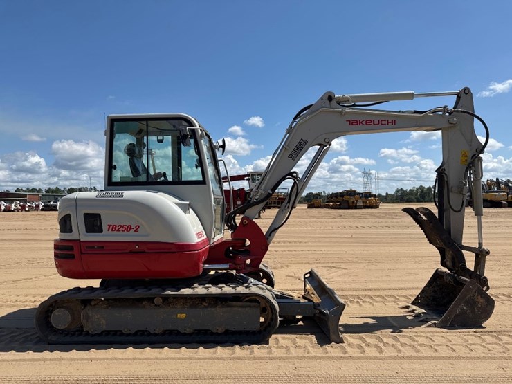 takeuchi-tb250-2-image-5