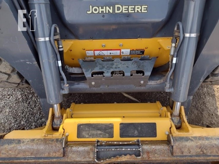 2020-deere-324g-image-14
