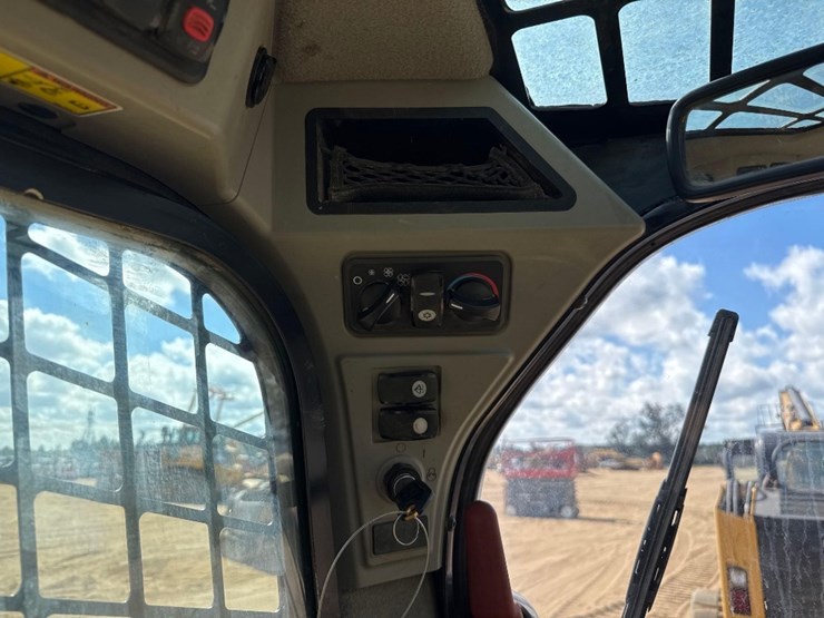 2014-caterpillar-299d-image-25