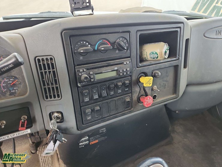 2007-international-durastar-4400-image-11