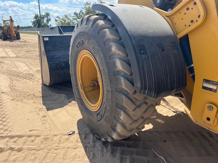 2021-caterpillar-926m-image-29