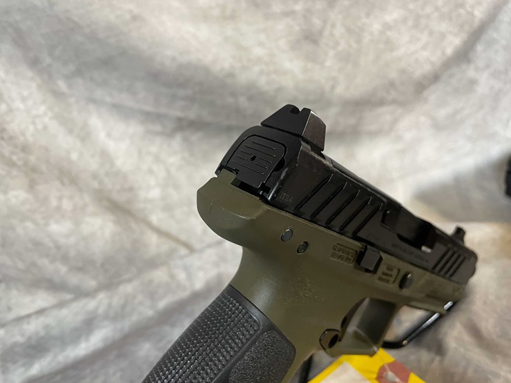 #4781-•-beretta-apx-a1-tactical-9mm-luger-pistol,-sn:-a269954x-image-7