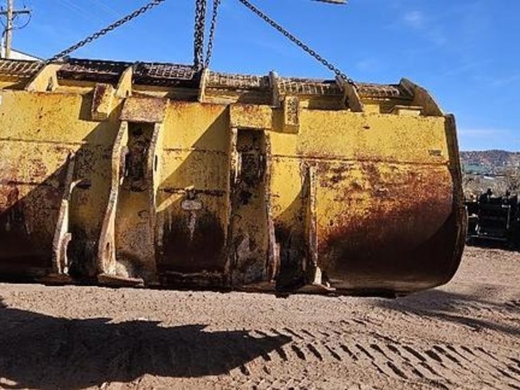 cat-988-b-loader-bucket-image-14