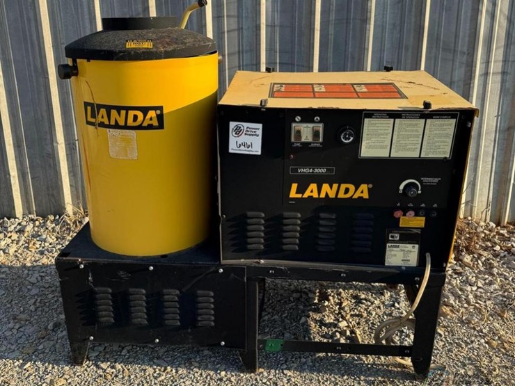 landa-vhg4-30024h-3ph/natural-gas-4gpm-@-3000psi-hot-water-pressure-washer-image-1