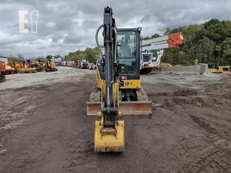 2022-deere-35g-image-2