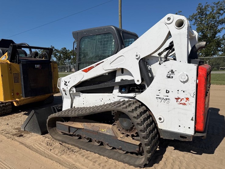 2022-bobcat-t770-image-8