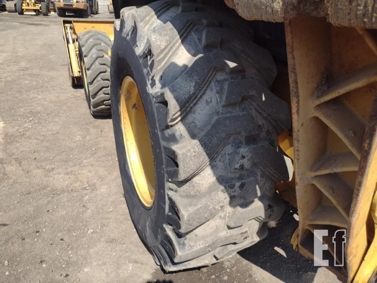 2004-caterpillar-420d-image-26