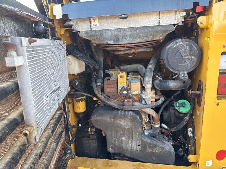 2021-caterpillar-262d3-image-15