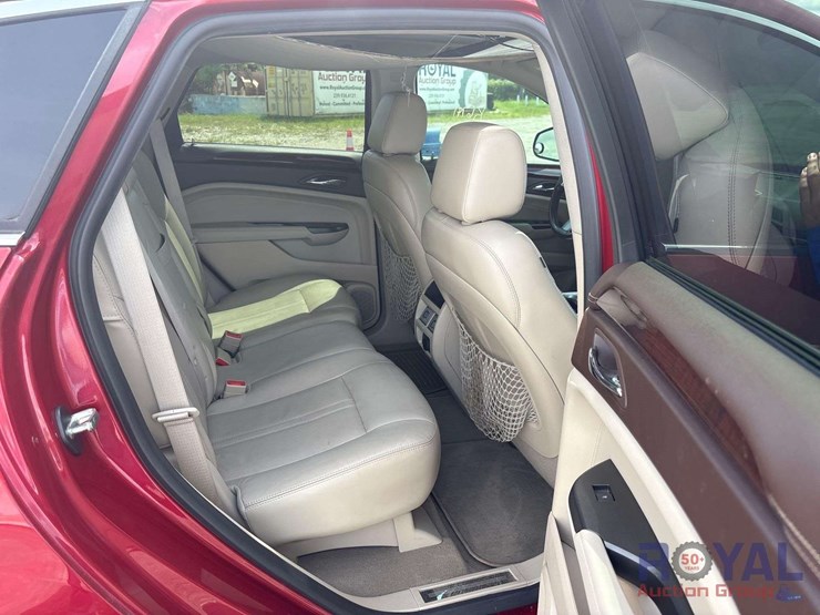 2012-cadilac-srx-suv-image-23
