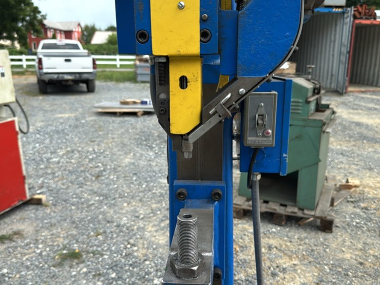 #132-•-rivet-machine-image-8