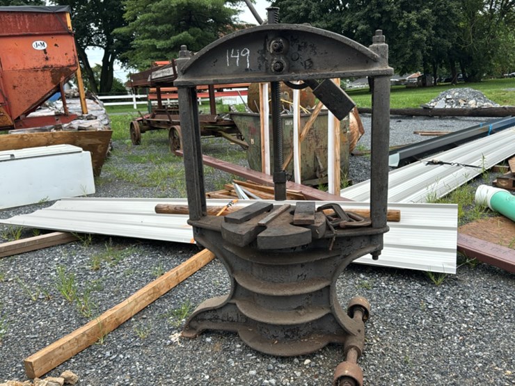 #149-•-manual-press-image-1