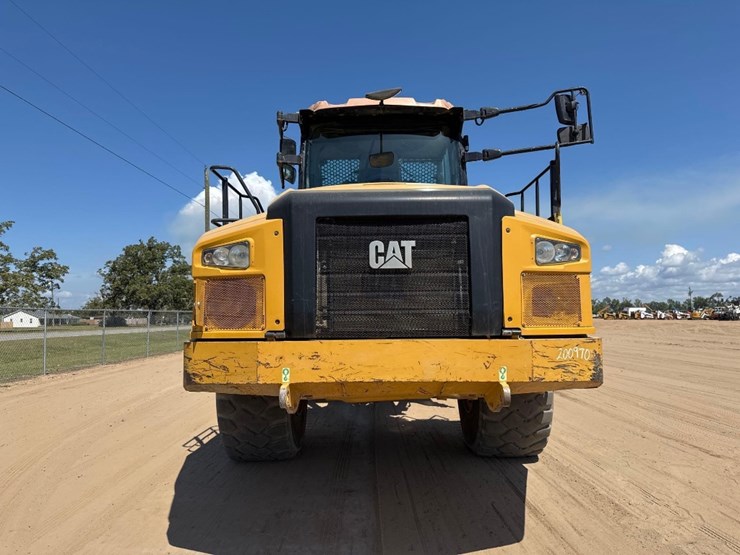 2019-caterpillar-745-image-3