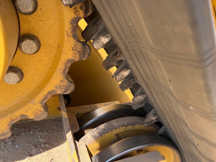 2023-caterpillar-299d3-xe-image-10
