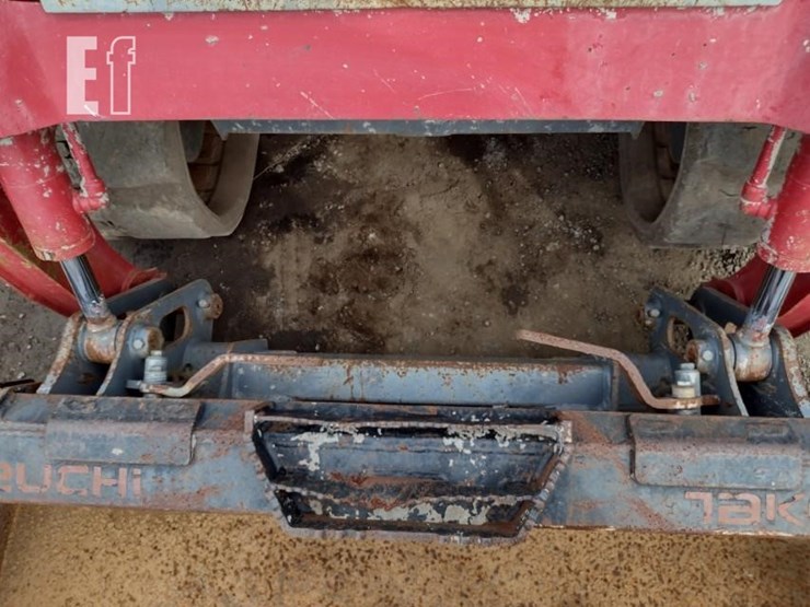 2019-takeuchi-tl8-image-12