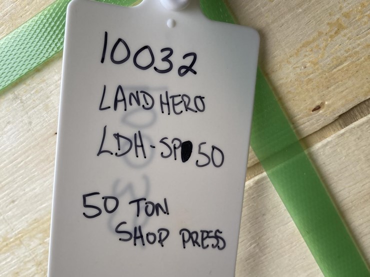 land-hero-ldh-sp50-shop-press-image-4