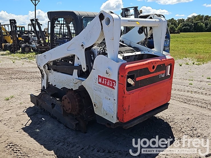 2017-bobcat-t740-image-3