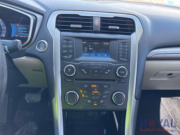 2018-ford-fusion-hybrid-sedan-image-15