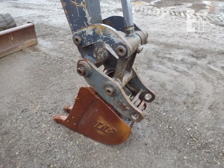 2015-deere-35g-image-17