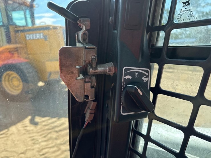 2020-bobcat-t770-image-28