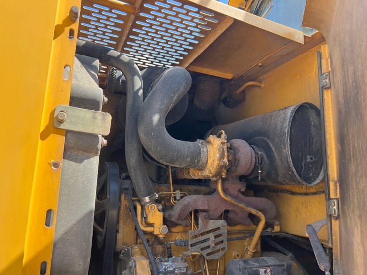 2000-deere-444-image-20