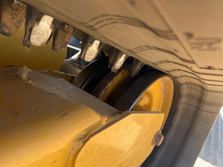 2023-caterpillar-299d3-xe-image-15