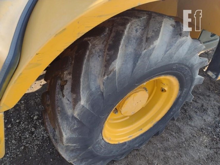 2015-deere-324k-image-20