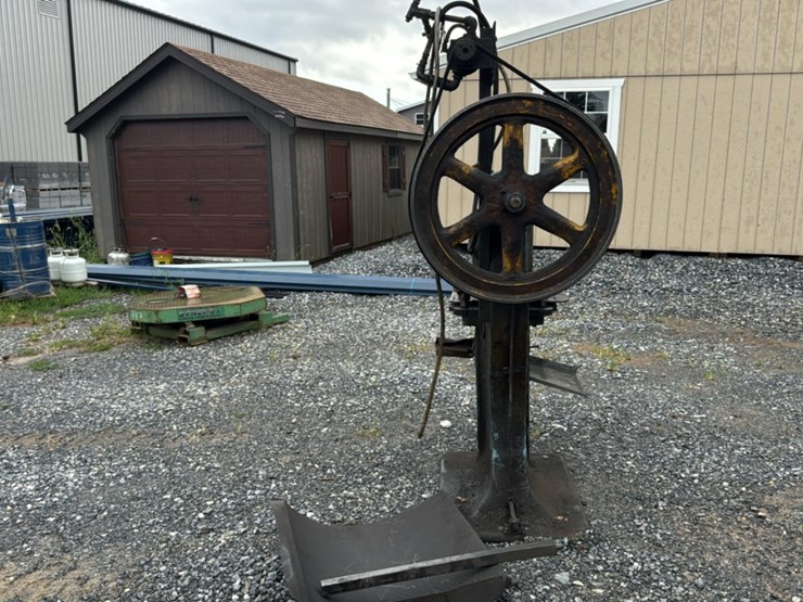 #148-•-hydraulic-notcher-image-2