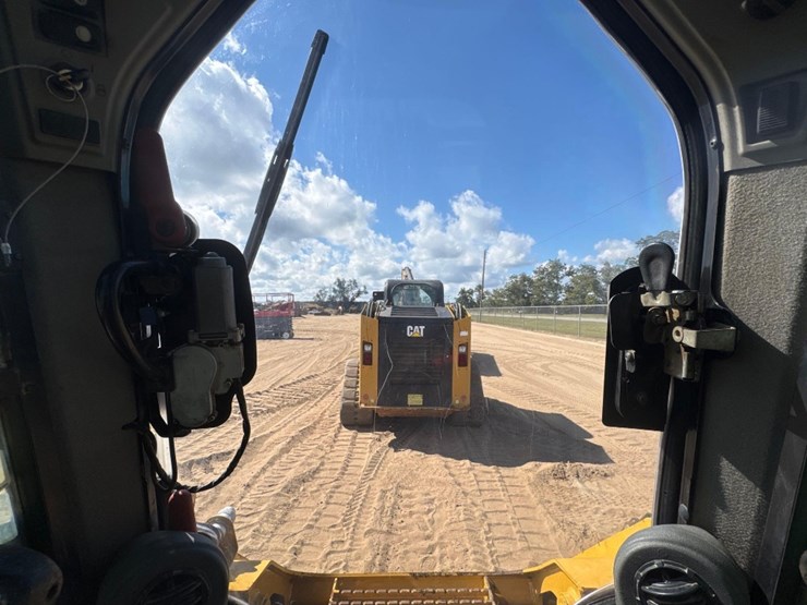 2014-caterpillar-299d-image-24