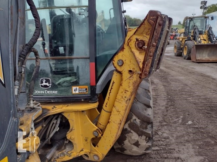 2019-deere-410l-image-35