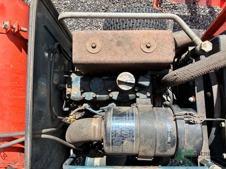 2002-kubota-f2000-image-13