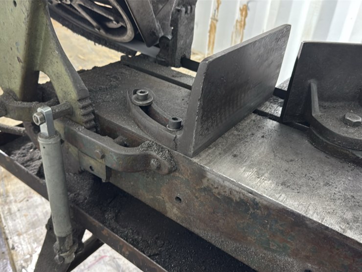 #127-•-wellsaw-metal-bandsaw-image-15